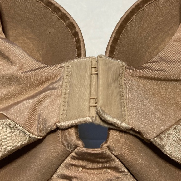 Victoria’s Secret Nude Bombshell Push-up Bra 36C - Picture 6 of 7